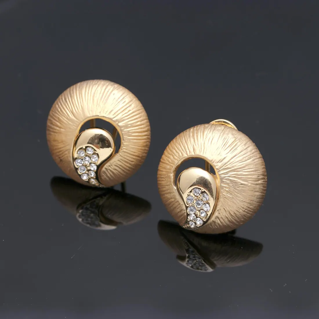 Brushed Gold Spiral Pendant Set