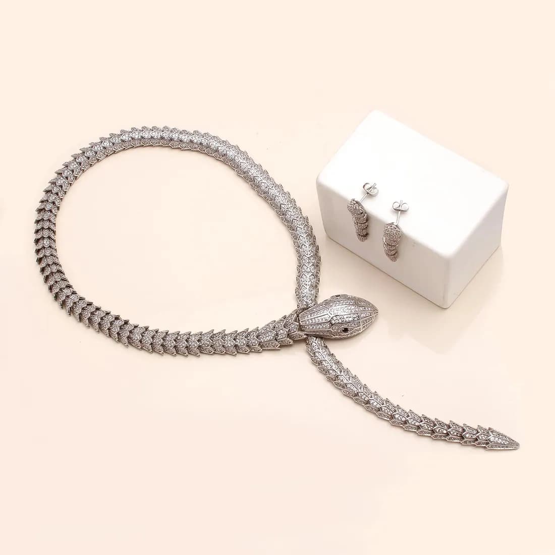 Solitaire Necklace 020