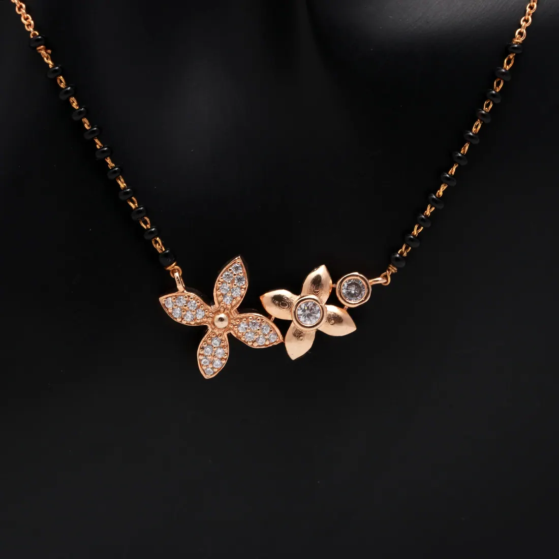 Solitaire Necklace 028